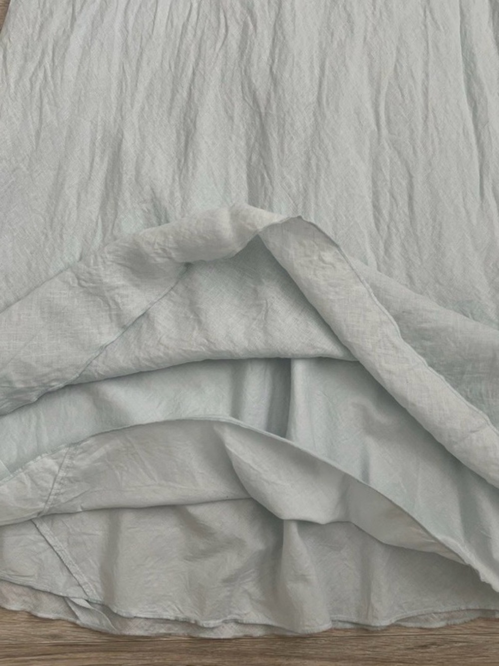 Banana Republic Black and Cream Brand Label Close-Up - Picture 15 of 16